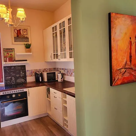 Sashalom Apartman Apartment *