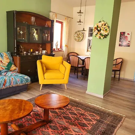 Sashalom Apartman Apartment *